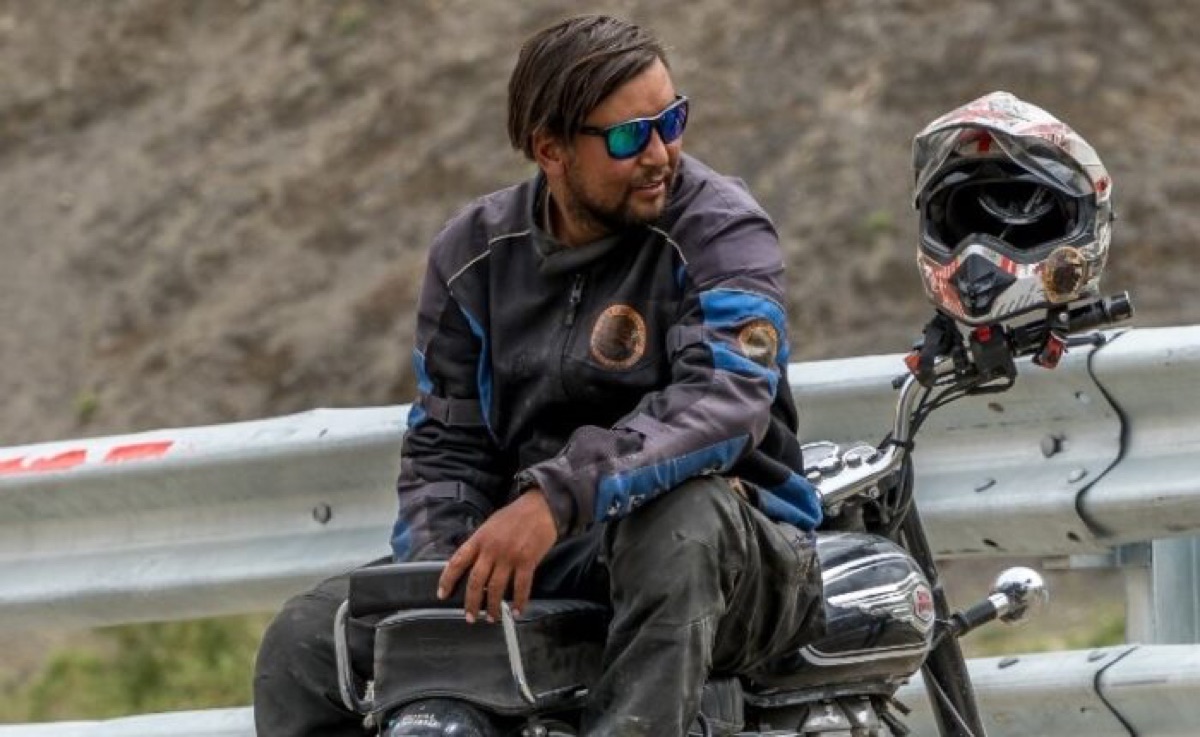 SUV road trip through Ladakh